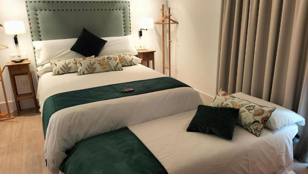 Apartamentos Turisticos La Plaza Chipiona Esterno foto