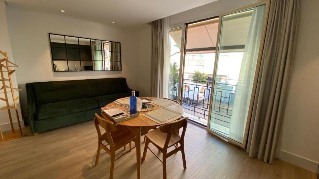 Apartamentos Turisticos La Plaza Chipiona Esterno foto